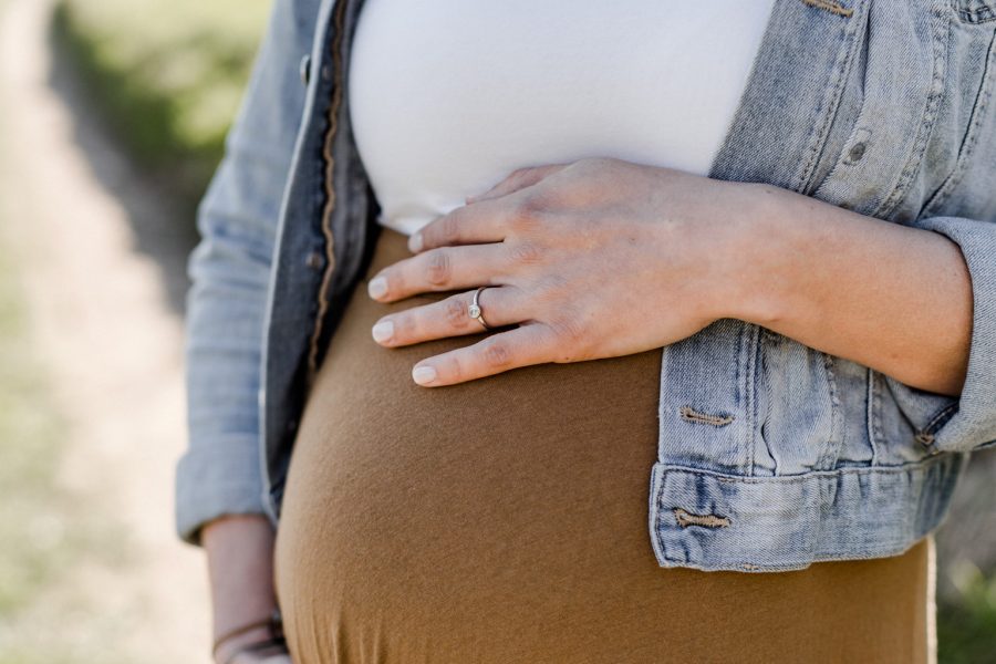 Melli-Steff-Babybauch_VeronikaAnnaFotografie-074.jpg